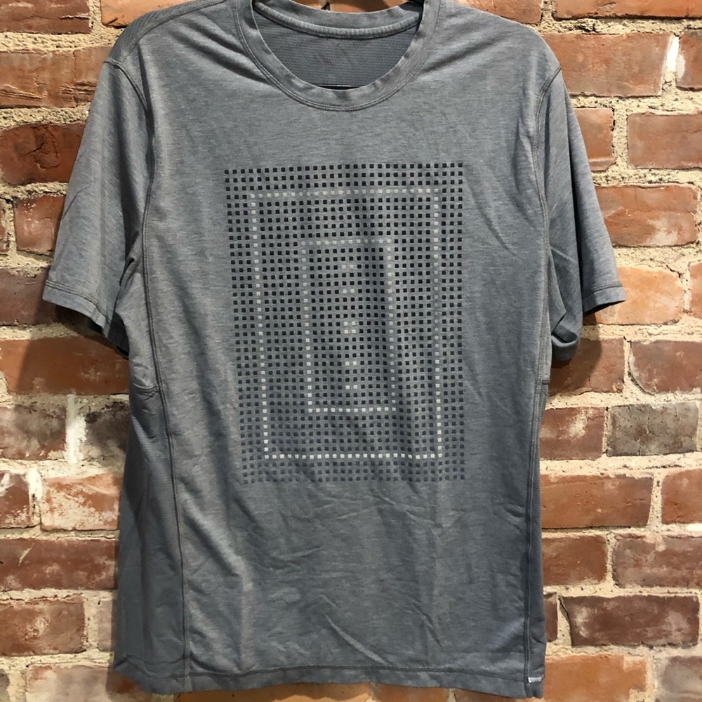 Lululemon Men’s Athletic Tee, medium